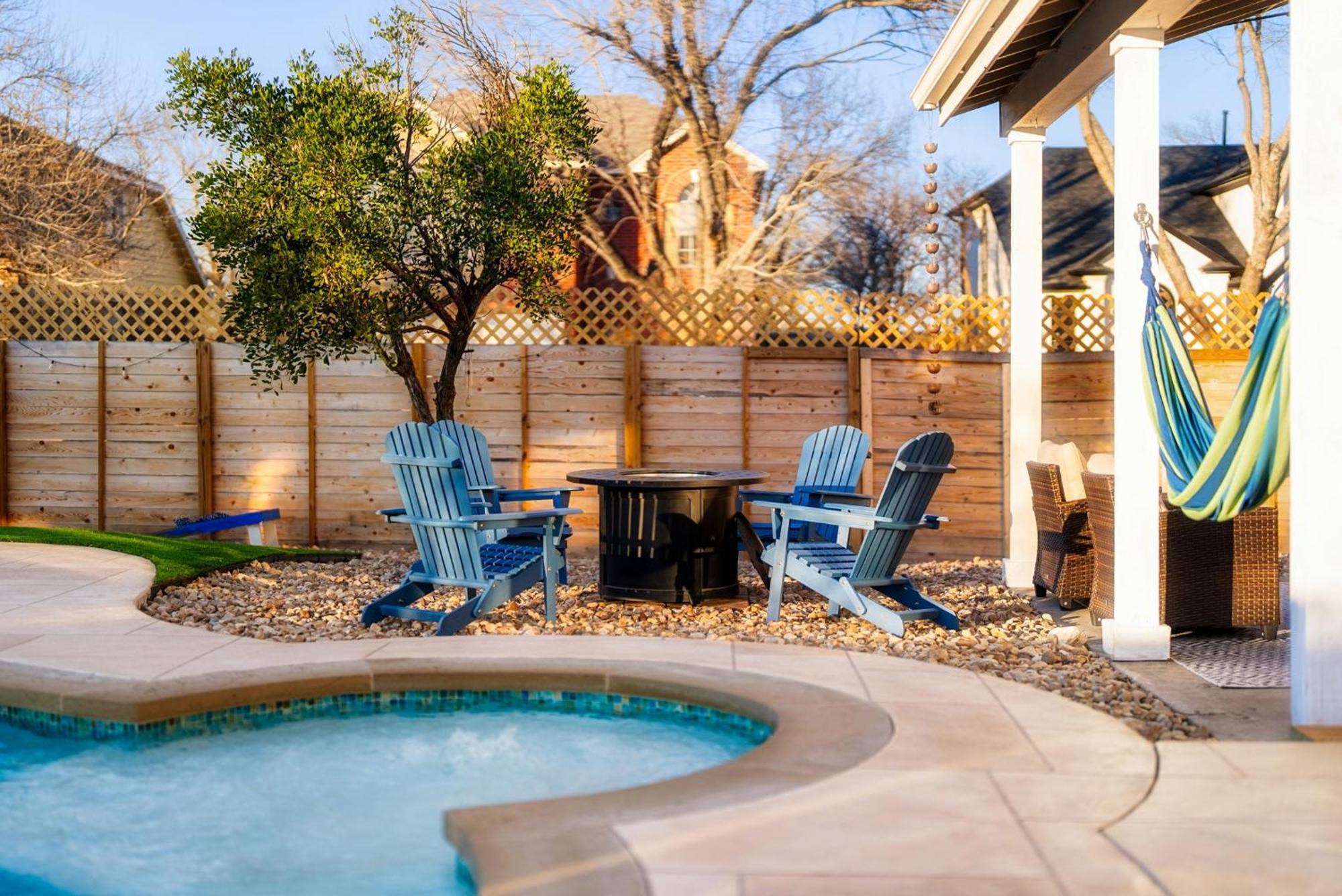 Pool Hottub Firepit Bbq Billiard Ps4 Golf Pflugerville Exterior foto